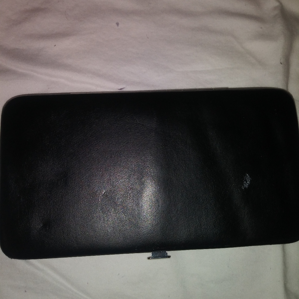 Wallets - Picture 3 of 6